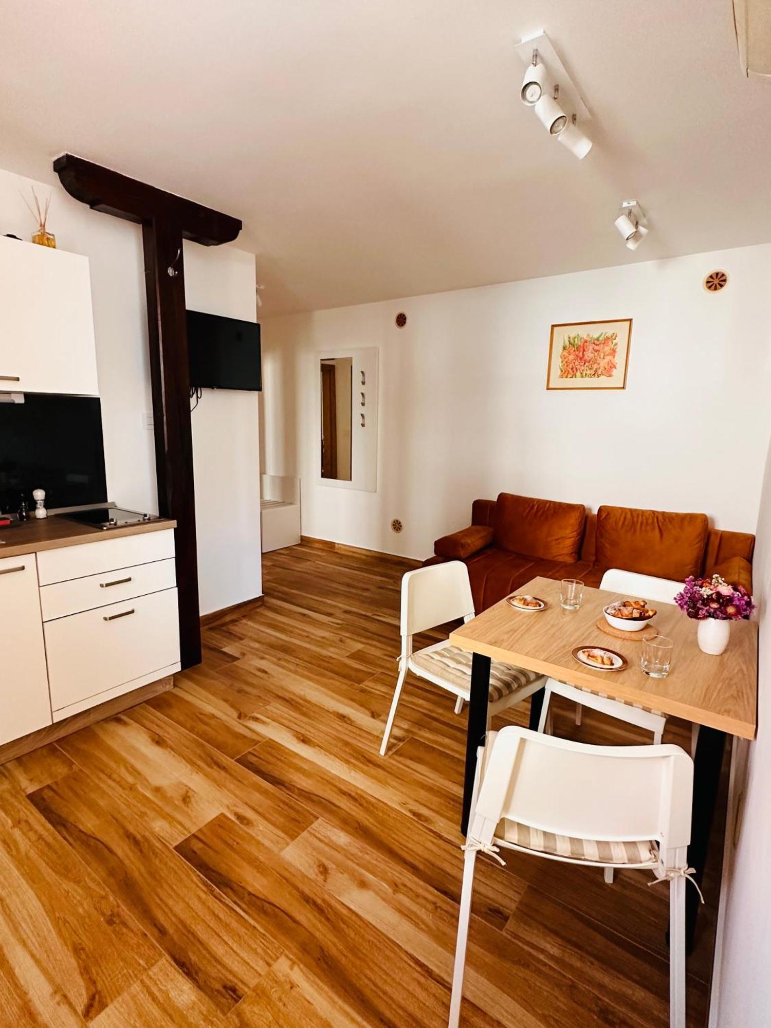 Lux Apartments In Downtown Πούλα Εξωτερικό φωτογραφία