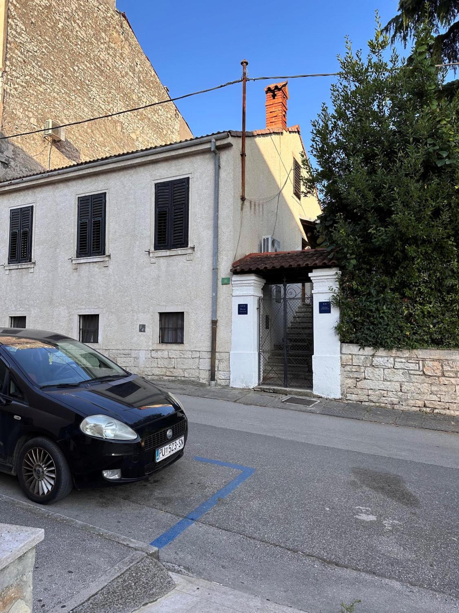 Lux Apartments In Downtown Πούλα Εξωτερικό φωτογραφία